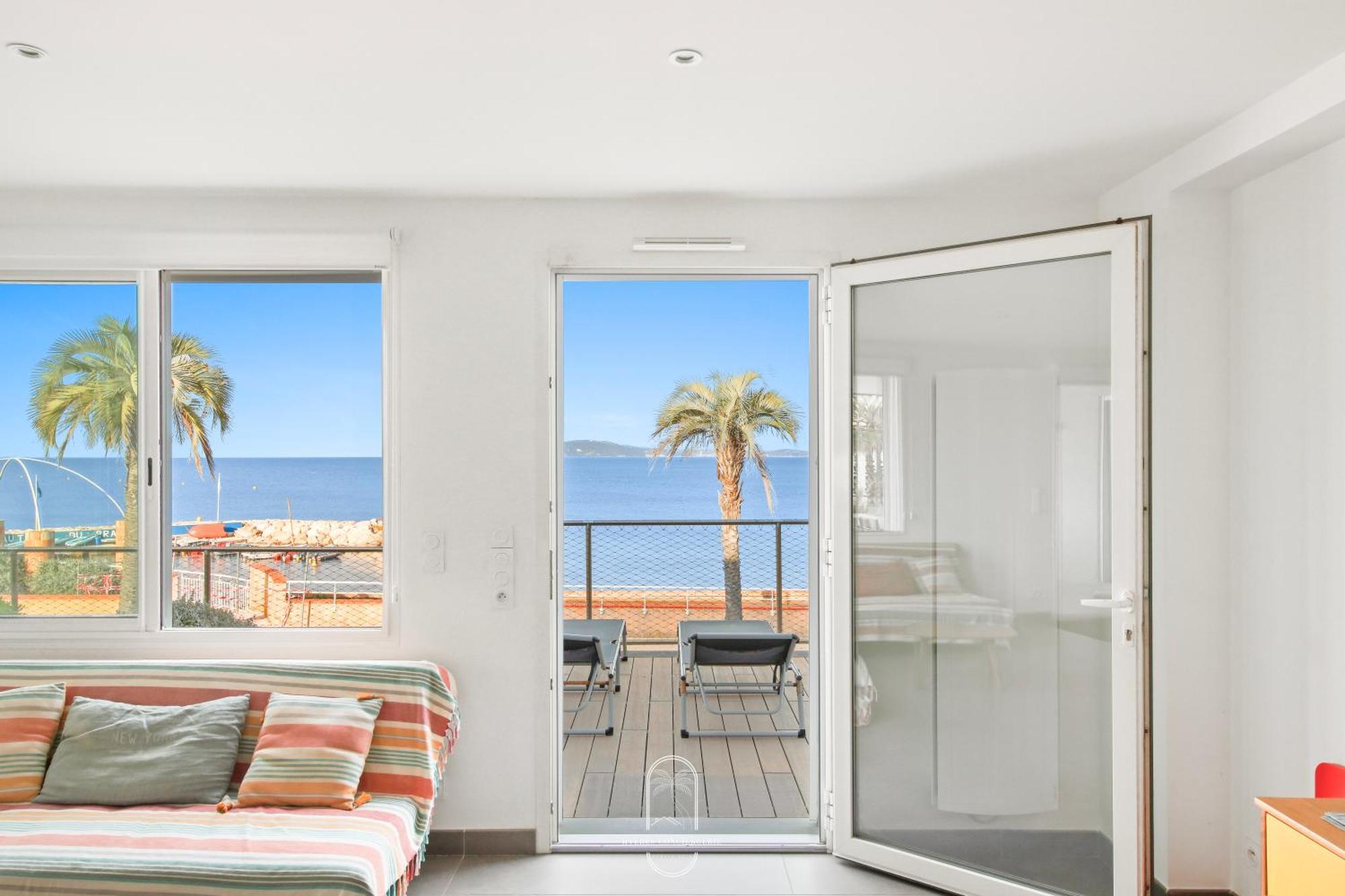 Villa Antoine Appartement Rdj Vue Mer Clim Wifi Parking Plage 50M La Garonne Le Pradet Kültér fotó
