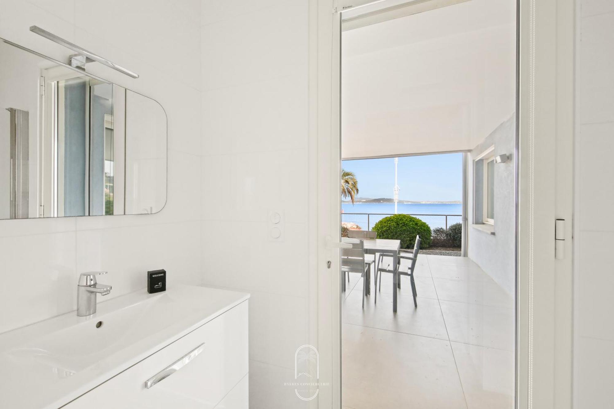 Villa Antoine Appartement Rdj Vue Mer Clim Wifi Parking Plage 50M La Garonne Le Pradet Kültér fotó