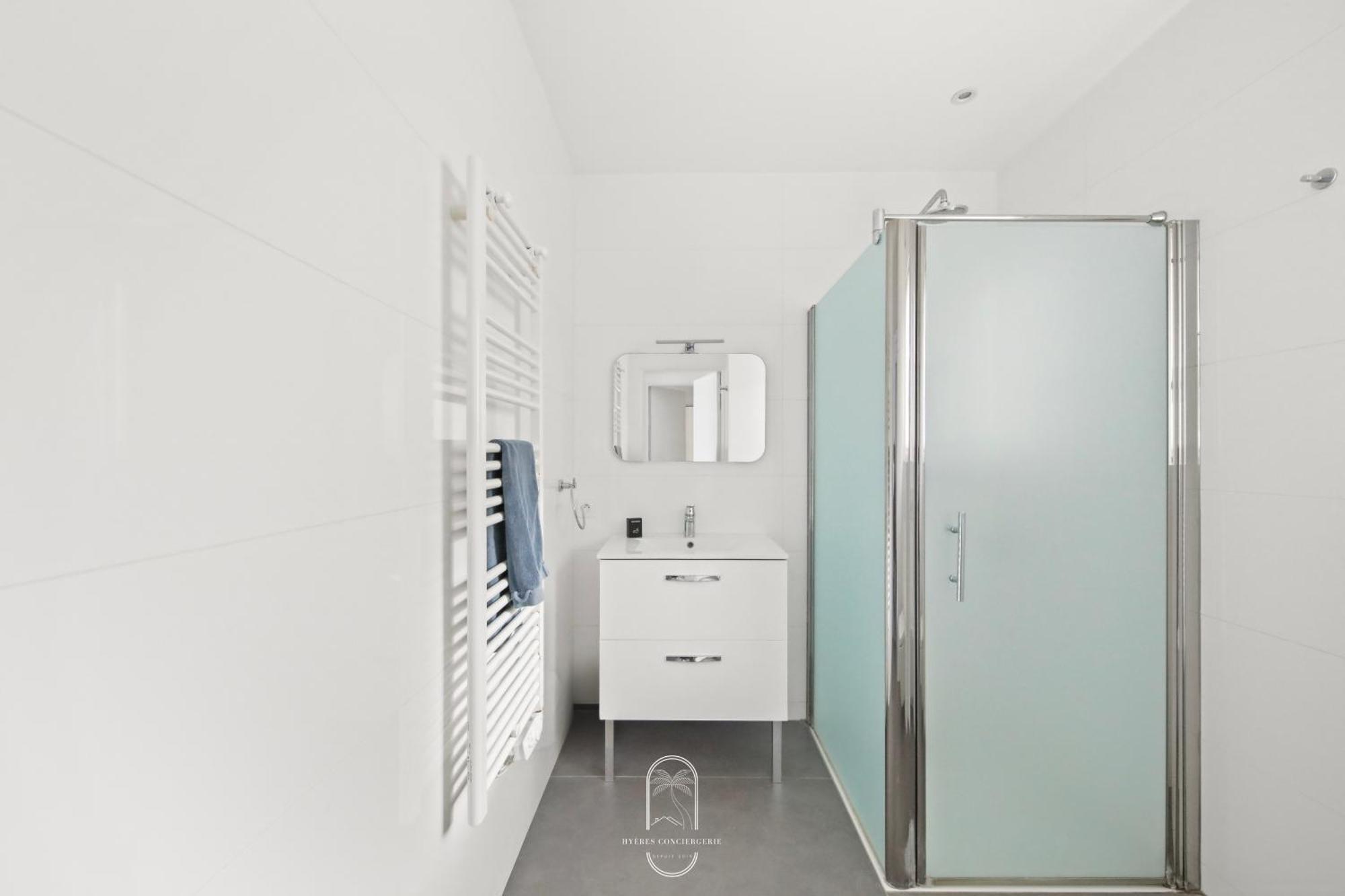 Villa Antoine Appartement Rdj Vue Mer Clim Wifi Parking Plage 50M La Garonne Le Pradet Kültér fotó